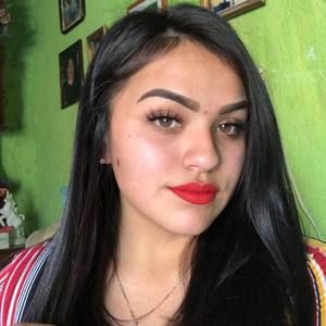 Meet your Posher, Nayeli